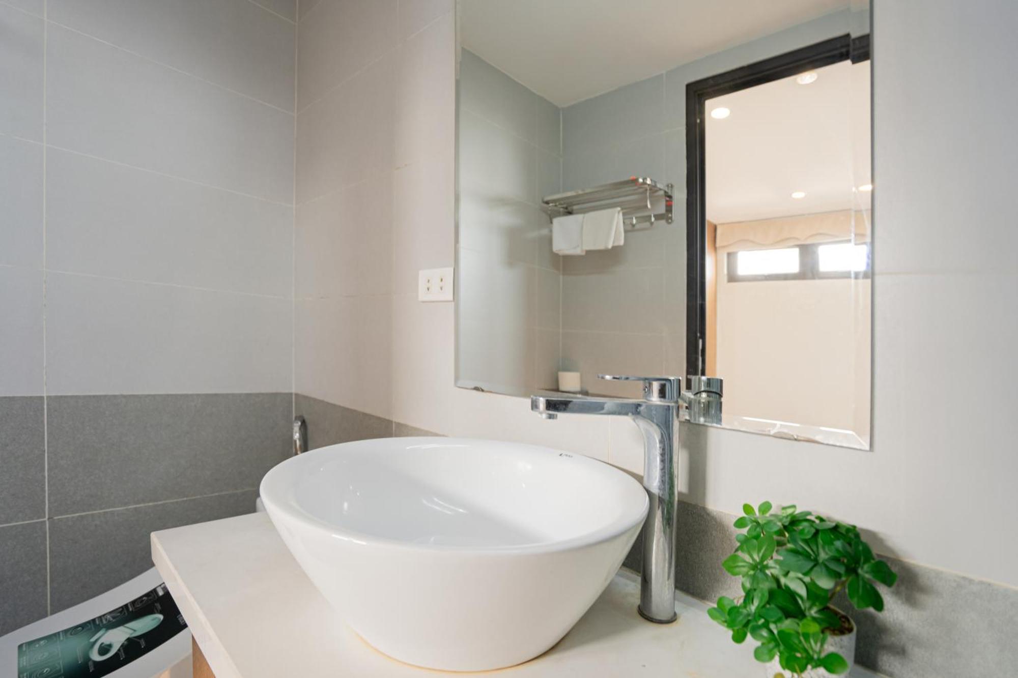 22Housing Hotel & Residence 60 Linh Lang Hanoi Luaran gambar